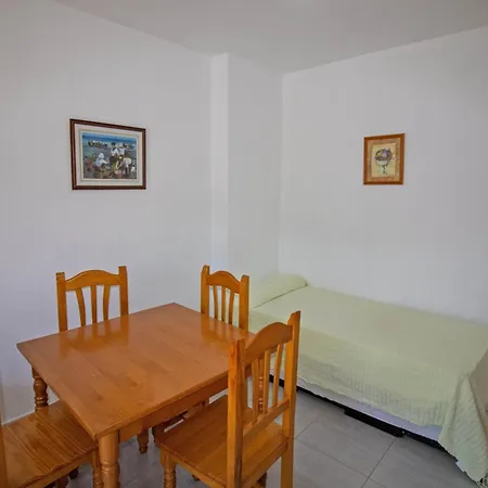 Bajo Con Terraza, Parking Y Piscina En El Centro Porta Mediterranea