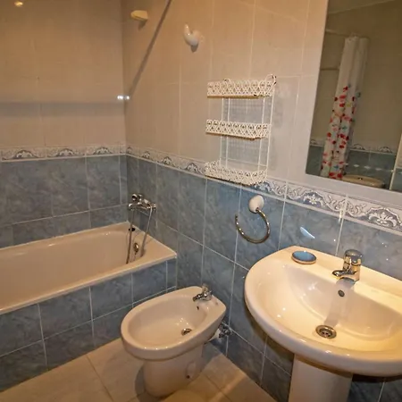 Bajo Con Terraza, Parking Y Piscina En El Centro Porta Mediterranea